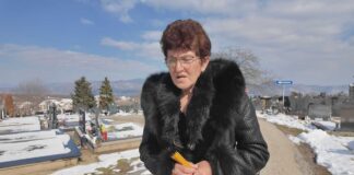 Mara svaki dan pešači 6 kilometara do groba svog sina, i tako već 26 godina: “Kad sam ih videla, noge mi se odsekle. Samo sam pitala – JE L’ MOJE DETE ŽIVO?”
