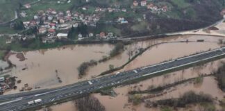 Alarmantno stanje u regionu zbog poplava: Potop u BiH, voda ulazi u kuće