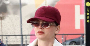 Torba je lepa, ali patike Milice Pavlović su modni imperativ sezone: Idealne i za dan i za veče FOTO