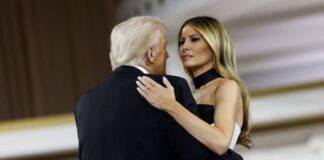 Ma, da li je moguće? Vilica će vam ljosnuti do poda kad čujete kako Tramp tepa Melaniji, okrenuće vam se želudac!