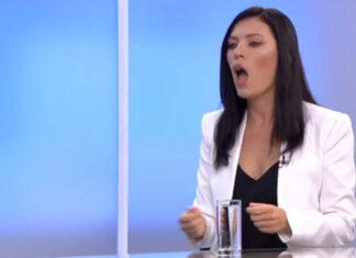 Sanja Vulić u dramatičnom obraćanju na RTRS-u nadmašila sebe: Najavila da će “doakat Sarajevu” Sanja Vulić u dramatičnom obraćanju na RTRS-u nadmašila sebe: Najavila da će “doakat Sarajevu” - featured image