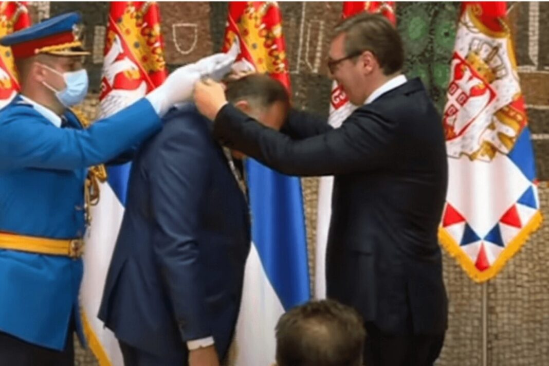 “Diplomatski odgovor Aleksandru Vučiću – Mrš, smradu” - featured image