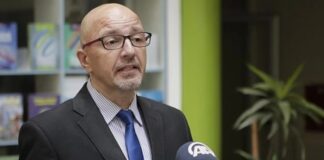 Hadžidedić: Nije dobro što Trump ne šalje novog ambasadora u Sarajevo, ali BiH prijeti veći problem, koji bi mogao dovesti u pitanje opstanak države Hadžidedić: Nije dobro što Trump ne šalje novog ambasadora u Sarajevo, ali BiH prijeti veći problem, koji bi mogao dovesti u pitanje opstanak države - featured image