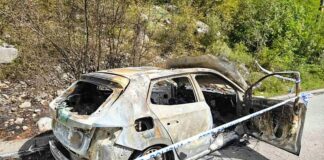 Užas u Mostaru: Taksi se zapalio tokom vožnje, vozač preminuo od teških povreda Užas u Mostaru: Taksi se zapalio tokom vožnje, vozač preminuo od teških povreda - featured image