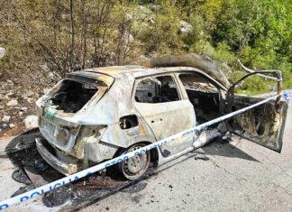 Užas u Mostaru: Taksi se zapalio tokom vožnje, vozač preminuo od teških povreda Užas u Mostaru: Taksi se zapalio tokom vožnje, vozač preminuo od teških povreda - featured image