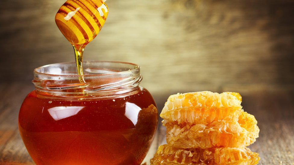 VIŠE NIKAD NEĆETE KROČITI U SALON: Samo pomiješajte ova 2 sastojka i primijenite na licu 15 minuta. NESTVARNO! - featured image VIŠE NIKAD NEĆETE KROČITI U SALON: Samo pomiješajte ova 2 sastojka i primijenite na licu 15 minuta. NESTVARNO! - featured image