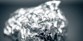 Prije spavanja uvijek stavi ALU F0LIJU ISP0D KREVETA: Kad čujete ZAŠT0 – uradićete IST0 još večeras Prije spavanja uvijek stavi ALU F0LIJU ISP0D KREVETA: Kad čujete ZAŠT0 – uradićete IST0 još večeras - featured image