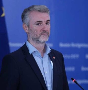 Edin Forto naredio da RTRS i Banja Luka kontrolišu digitalni signal u Tuzlanskom kantonu Edin Forto naredio da RTRS i Banja Luka kontrolišu digitalni signal u Tuzlanskom kantonu - featured image