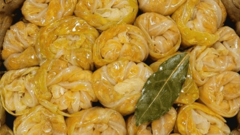 Posna sarma sa sojom: Ukusnija je čak i od mrsne, a pravi se očas posla - featured image Posna sarma sa sojom: Ukusnija je čak i od mrsne, a pravi se očas posla - featured image